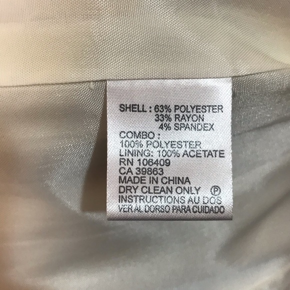 TAHARI WHITE BLAZER BLACK TRIM UPTURNED COLLAR - Picture 6 of 6